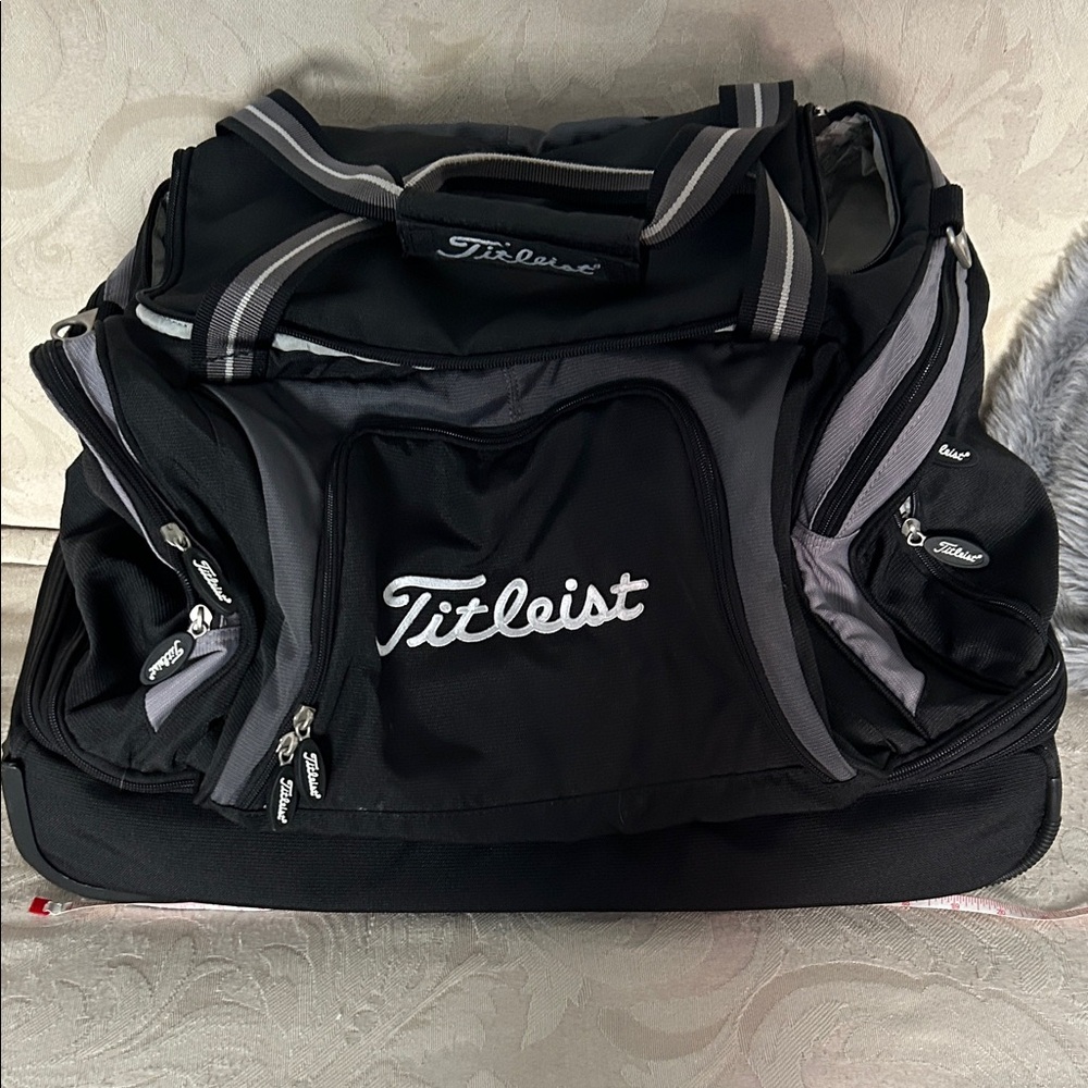 Titleist Golf Duffel Bag with Wheels and retractable handle